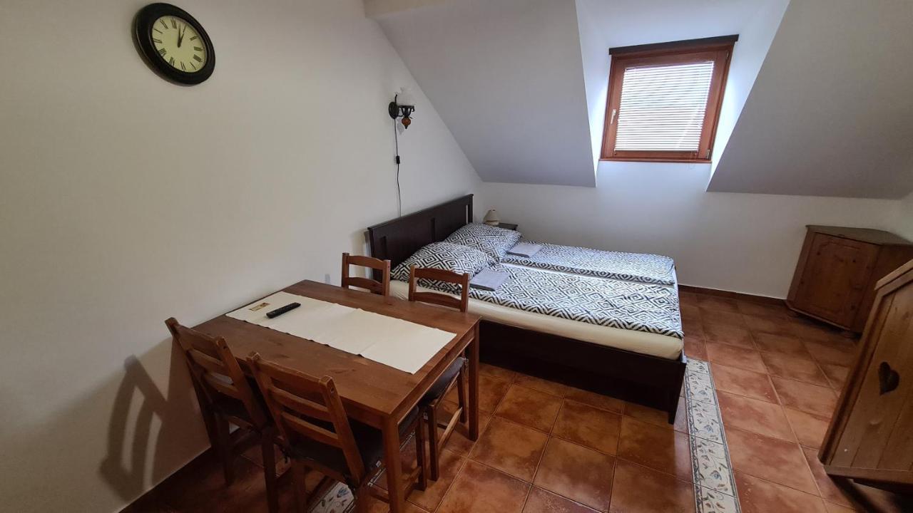 Gyulai Fuerdoe Apartman Exterior foto