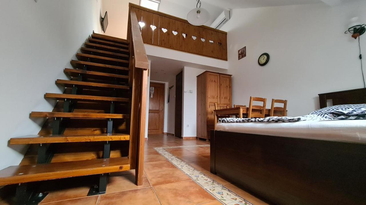 Gyulai Fuerdoe Apartman Exterior foto
