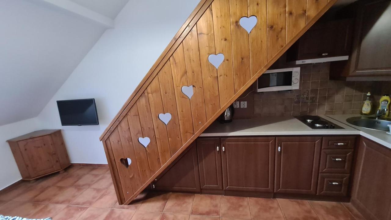Gyulai Fuerdoe Apartman Exterior foto