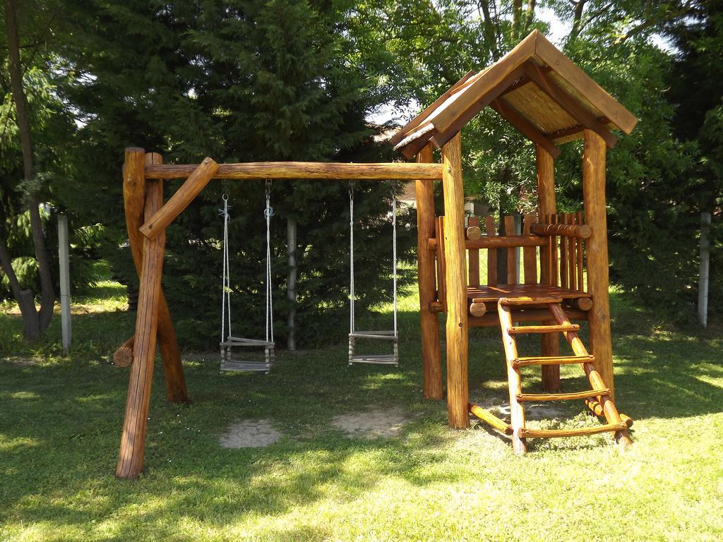 Gyulai Fuerdoe Apartman Cameră foto