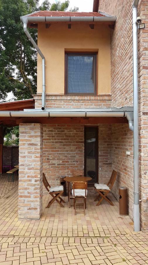 Gyulai Fuerdoe Apartman Exterior foto